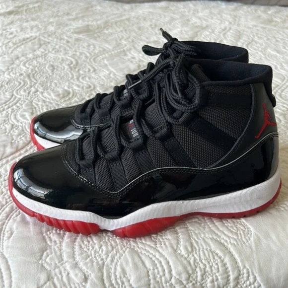 Nike Air Jordan 11 “bred”
